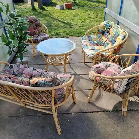Neubeeren Apartament *