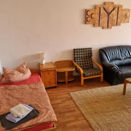 Apartment Neubeeren *